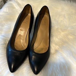 Naturalizer heels, black